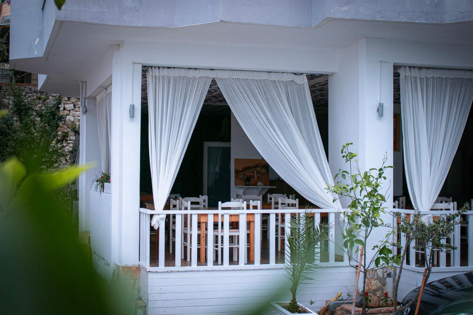 Hotel Fron Sarandë Exterior foto